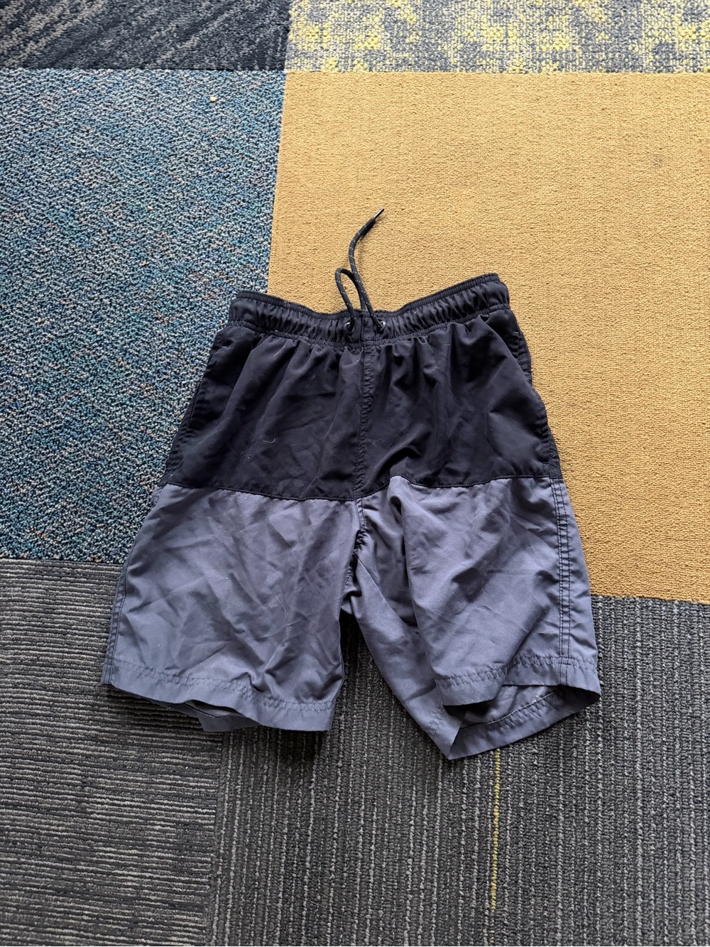 Men’s swim trunks size small